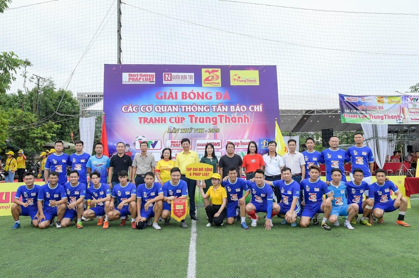 Khai mạc giải bóng đá các cơ quan thông tấn báo chí tranh cúp Trung Thành. Ảnh: Tuấn Anh
