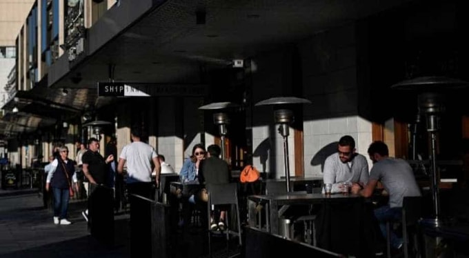 Một quán bar tại Australia. Ảnh: AFP