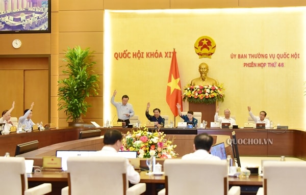 Ủy ban Thường vụ Quốc hội biểu quyết thông qua việc bổ sung dự toán chi hành chính sự nghiệp năm 2020 (nguồn nước ngoài) cho Kiểm toán Nhà nước. Ảnh: quochoi.vn