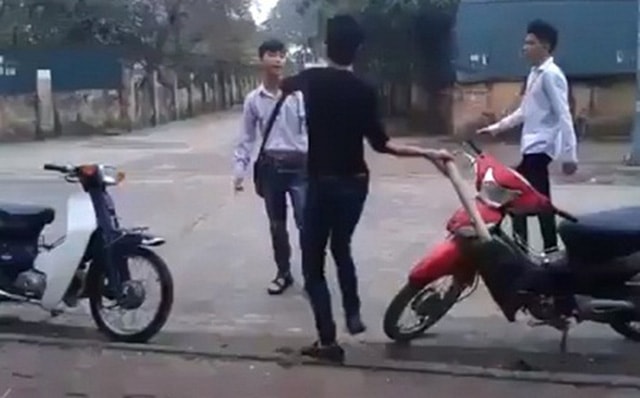 Bị đánh chết bằng điếu cày vì can ngăn đám thanh niên tấn công bạn học. Ảnh minh họa.