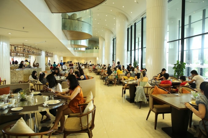 1 trong 17 nhà hàng, quán bar tại FLC Sầm Sơn.