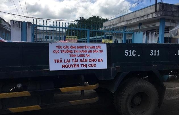 Giám đốc Công ty Dệt Long An liên tục khiếu nại rằng tài sản doanh nghiệp bị đấu giá trái luật.
