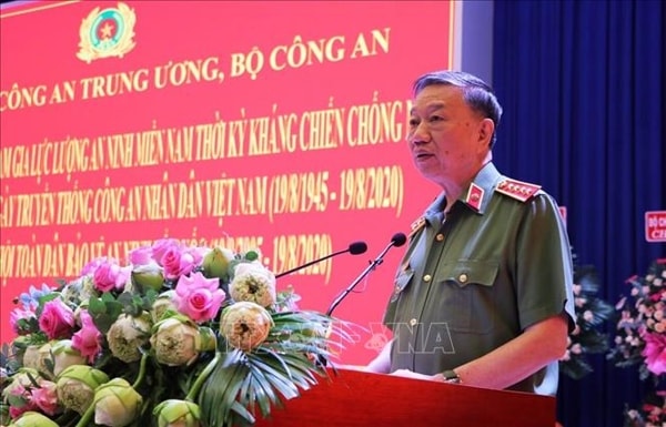Đại tướng Tô Lâm, Bộ trưởng Bộ Công an phát biểu tại buổi họp mặt. Ảnh: TTXVN