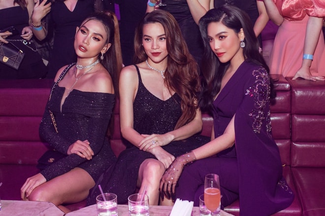 Võ Hoàng Yến và Hồ Ngọc Hà công khai chụp ảnh thân thiết xóa tan tin đồn mối quan hệ bất hòa.