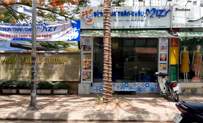 Ki ốt bán hàng mọc trên đất dự án.