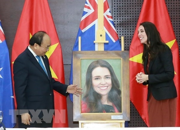 Thủ tướng Nguyễn Xuân Phúc tiếp Thủ tướng New Zealand, bà Jacinda Ardern, tháng 11/2017. Ảnh: TTXVN