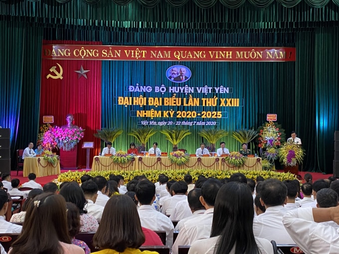 Đại hội Đảng bộ Huyện Việt Yên thông qua nghị quyết xây dựng đơn vị này trở thành Thị xã đầu tiên của Tỉnh Bắc Giang. Ảnh: Dương Lâm