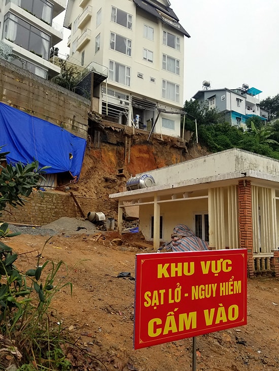 Đà Lạt sơ tán nhiều du khách do mưa lớn, sạt lở đất. Ảnh: TL.