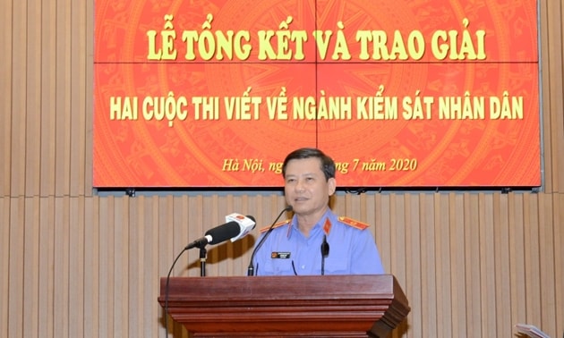 Đồng chí Lê Minh Trí, Uỷ viên Trung ương đảng, Bí thư Ban cán sự đảng, Viện trưởng VKSND tối cao phát biểu tại buổi Lễ. Ảnh: Đắc Thái