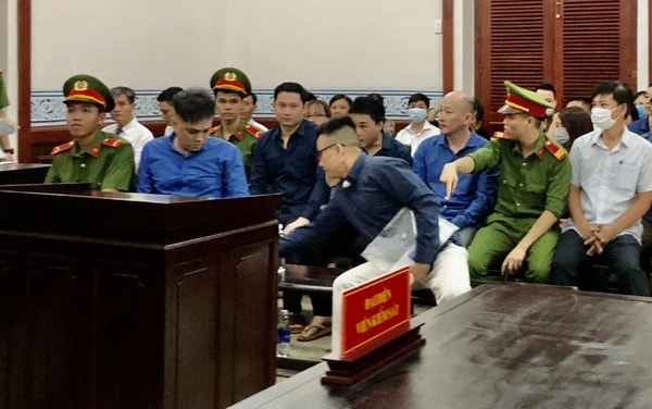 Các bị cáo tại phiên tòa. Ảnh: PLO