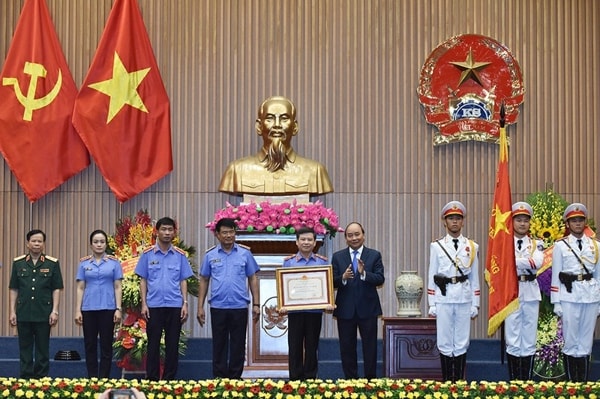 Thủ tướng Nguyễn Xuân Phúc trao tặng Huân chương Hồ Chí Minh cho ngành Kiểm sát