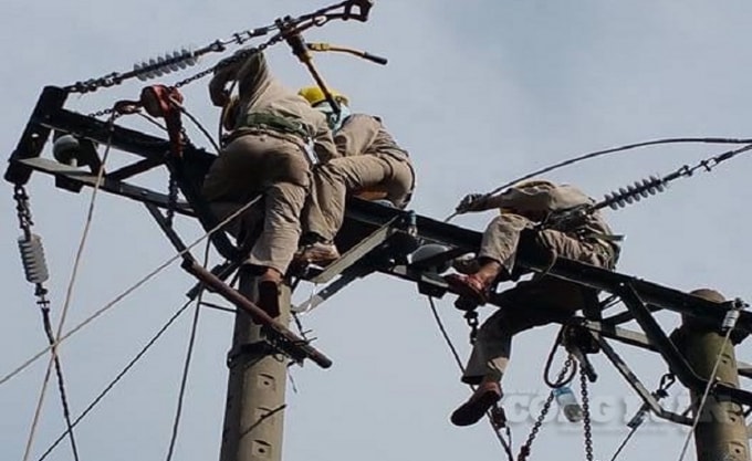 Bảo dưỡng đường dây tự dùng 10kV từ Trạm 110kV đến Đập tràn - Cửa nhận nước.