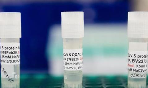 Các mẫu vắcxin phòng COVID-19 được bào chế tại một công ty phát triển vắcxin ở Mỹ ngày 20/3/2020. Ảnh: internet.