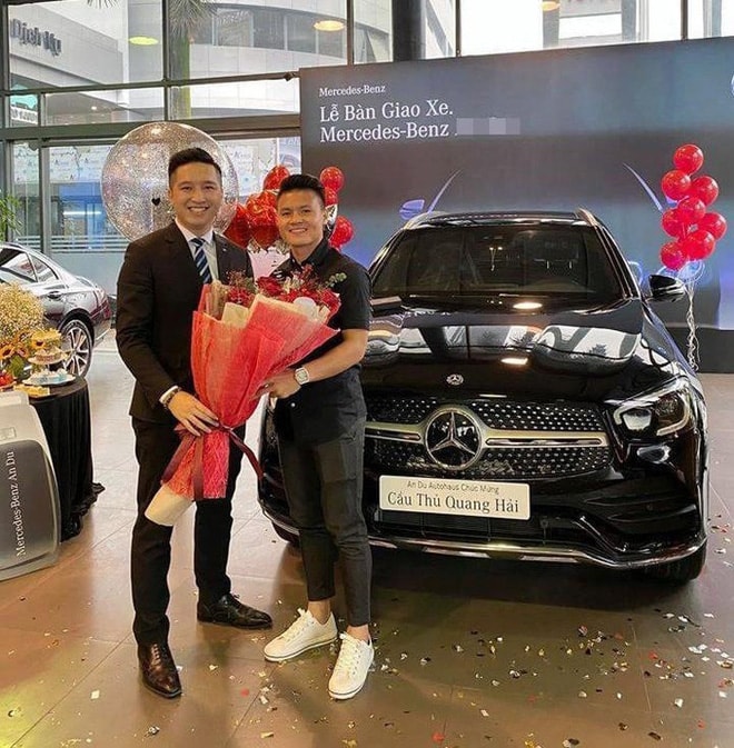 Trước đó, Quang Hải cũng đã tậu xế hộp Mercedes có giá khoảng 2,4 tỷ đồng. Ảnh: internet.