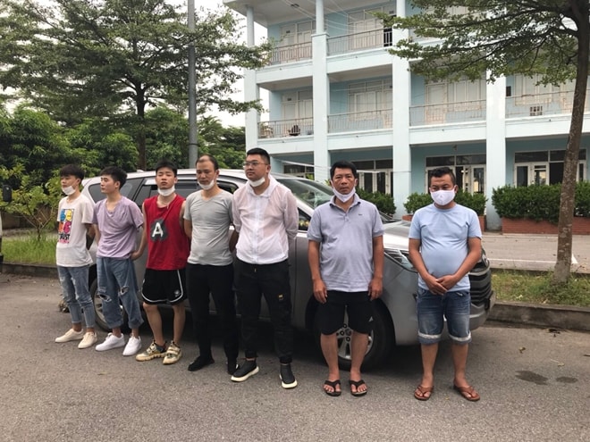 Các đối tượng vượt biên nhập cảnh trái phép vào Việt Nam: Ảnh: BCA.