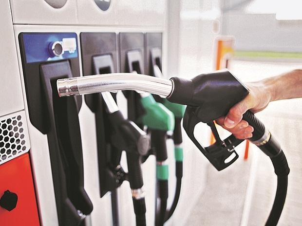 Giá xăng dầu hôm nay 29/7 tiếp tục giảm. Ảnh minh họa.