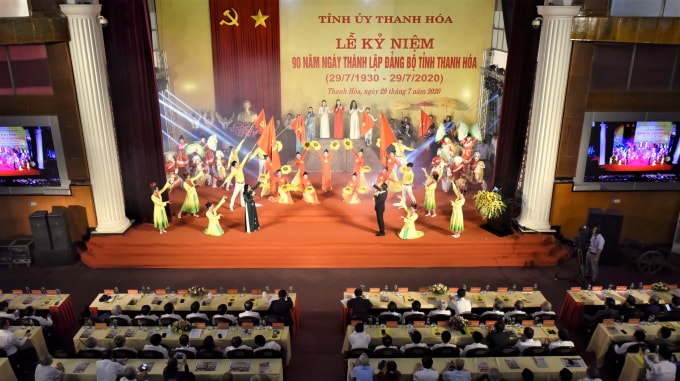 Chương trình Nghệ thuật chào mừng góp phần tái hiện lại truyền thống vẻ vang 90 năm của Đảng bộ tỉnh Thanh Hóa