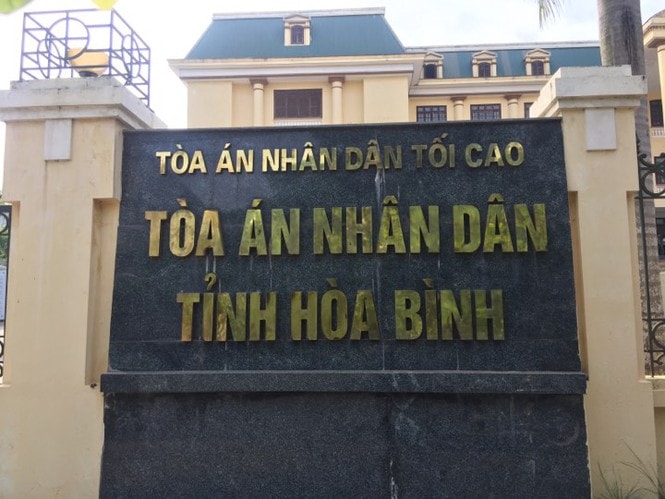 Nơi xét xử bị cáo Nguyễn Quang Huy - nguyên Chánh văn phòng TAND huyện Cao Phong, tỉnh Hòa Bình.