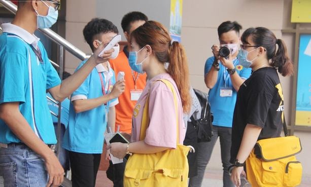 Tất cả học sinh, sinh viên nghỉ học đợi đến khi có thông báo mới. Ảnh: internet.