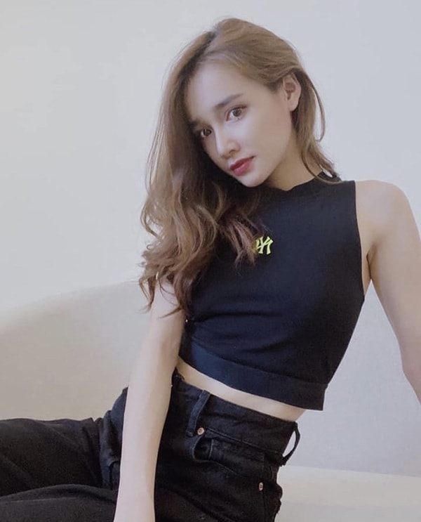 Nhã Phương diện balo