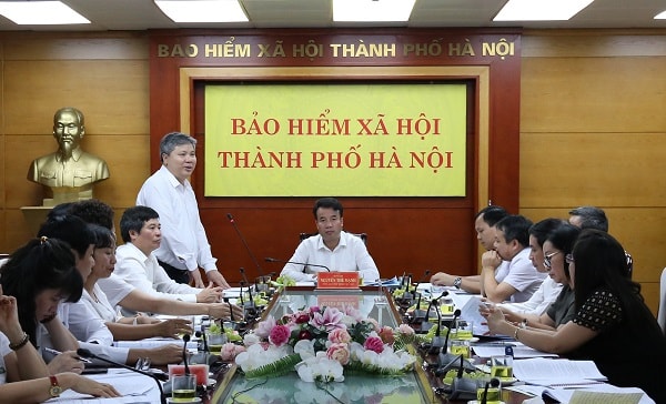 Lãnh đạo BHXH TP.Hà Nội báo cáo kết quả thực hiện nhiệm vụ của đơn vị 6 tháng đầu năm 2020