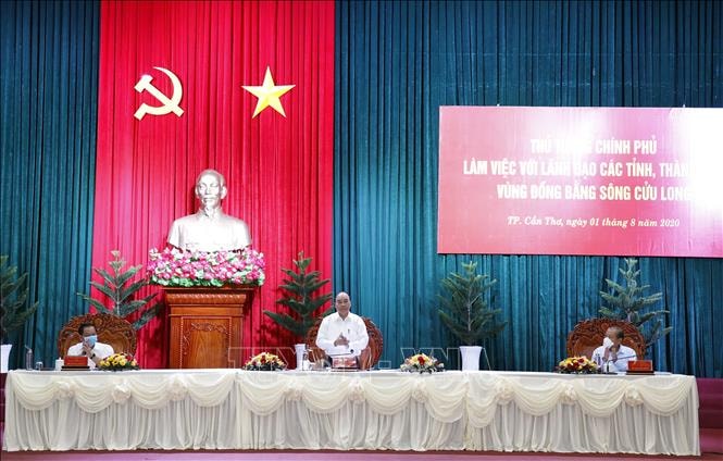 Thủ tướng Nguyễn Xuân Phúc chủ trì cuộc làm việc với lãnh đạo các tỉnh, thành phố vùng ĐBSCL