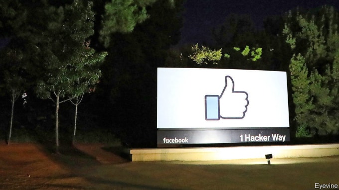 Facebook vẫn lớn mạnh, bất chấp nhiều cuộc tẩy chay. Ảnh: Eyewine
