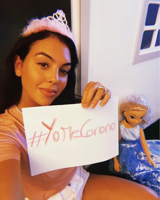 Cô bạn gái Georgina Rodriguez bỏ tiền túi ra ủng hộ chiến dịch tìm vaccine chống Covid-19. Ảnh: internet.