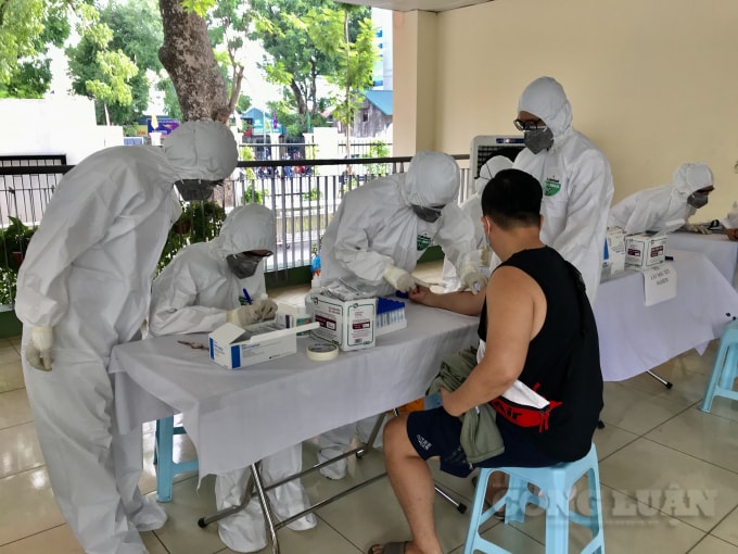 Sau khi xét nghiệm Test nhanh Covid-19 có kết quả âm tính, người dân vẫn cần thực hiện đúng khuyến cáo của Bộ Y tế và không chủ quan trước dịch bệnh