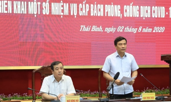 Ông Đặng Trọng Thăng, Chủ tịch UBND tỉnh Thái Bình phát biểu tại cuộc họp sáng 2/8