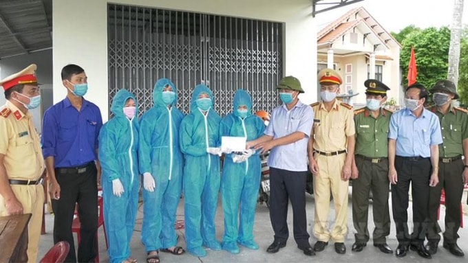 Lãnh đạo tỉnh Quảng Trị đi kiểm tra công tác phòng chống dịch COVID – 19 trên địa bàn tỉnh.