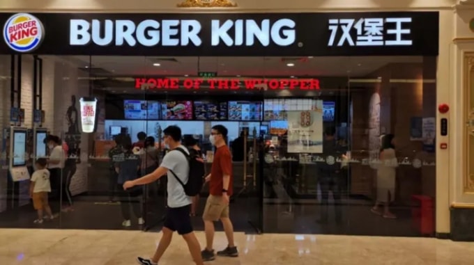 Burger King China đã buộc phải xin lỗi vì những vi phạm. Ảnh: CK Tan/Nikkei