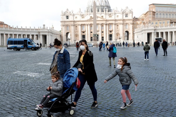 Những khu vực ít dân như Vatican dễ dàng dập dịch nhanh. Ảnh: internet.