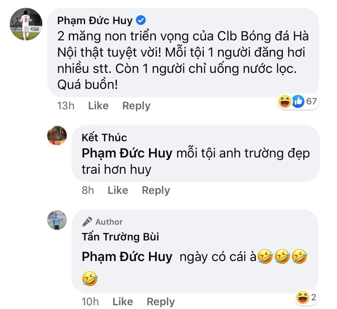 Cầu thủ Đức Huy bình luận hài hước vào tấm ảnh kỷ niệm của Tấn Trường và Tấn Tài. Ảnh: internet.
