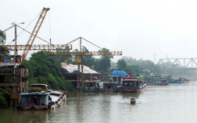 Bảo đảm an toàn giao thông đường thủy trước ảnh hưởng của cơn bão số 2. Ảnh: TL
