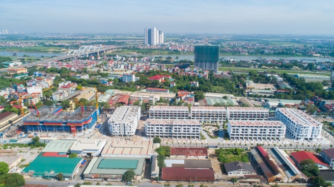 Chung cư Bình Minh Garden nằm tại vị trí đắc địa, gần 2 con sông Hồng và sông Đuống.