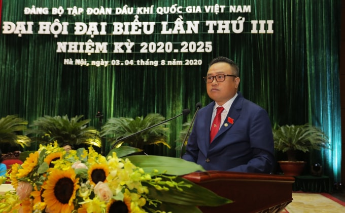 Đồng chí Trần Sỹ Thanh - Uỷ viên BCH Trung ương Đảng, Phó Trưởng Ban Kinh tế Trung ương, Chủ tịch HĐTV Tập đoàn đọc diễn văn khai mạc