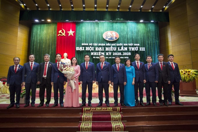 Ban Thường vụ Đảng ủy Tập đoàn nhiệm kì 2020 -2025 ra mắt
