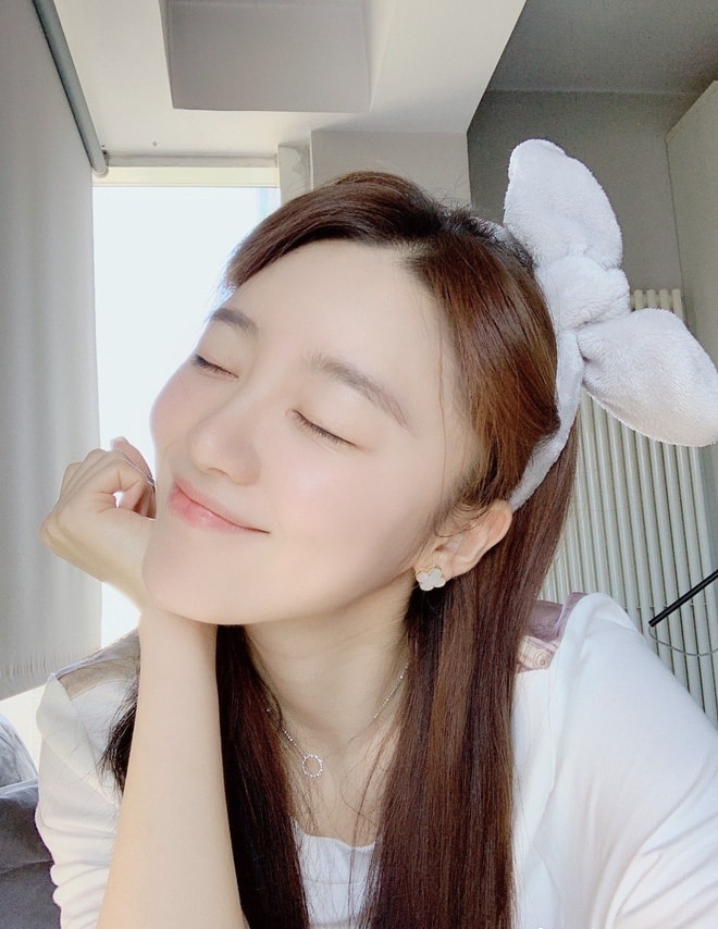 Trương Nguyệt sở hữu nhan sắc có phần trẻ trung hơn so với tuổi thật.