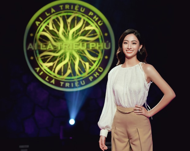 hoa-hau-luong-thuy-linh1