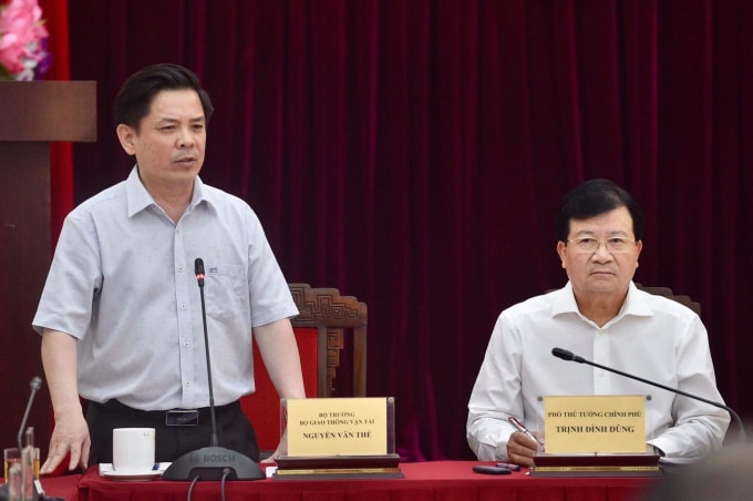 Bộ trưởng Bộ GTVT Nguyễn Văn Thể báo cáo về tiến độ cao tốc Bắc-Nam tại buổi làm việc chuyên đề của Phó Thủ tướng Chính phủ Trịnh Đình Dũng ngày 30/7. Ảnh: VGP/Đoàn Bắc