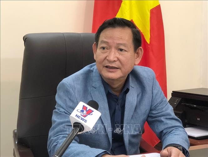 Đại sứ Trần Thành Công thông tin về công tác bảo hộ công dân trong vụ nổ ở Beirut. Ảnh: TTXVN