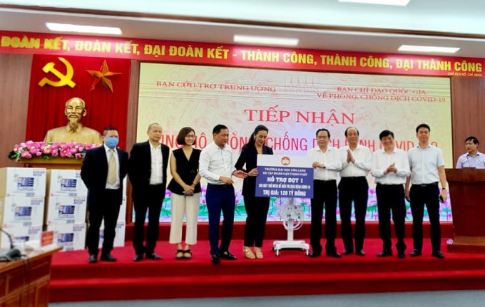 Việc tặng 120 máy thở trị giá 120 tỷ đồng là món quà rất ý nghĩa đối với ngành y và người bệnh (ảnh TL).