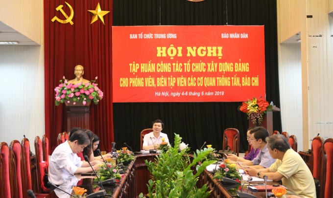 Đồng chí Ngô Minh Tuấn, Tổng Biên tập Tạp chí Xây dựng Đảng triển khai tập huấn công tác tổ chức xây dựng đảng cho phóng viên, biên tập viên cơ quan thông tấn, báo chí năm 2018 (ngày 4/6/2018). Ảnh: Nguyễn Thắng