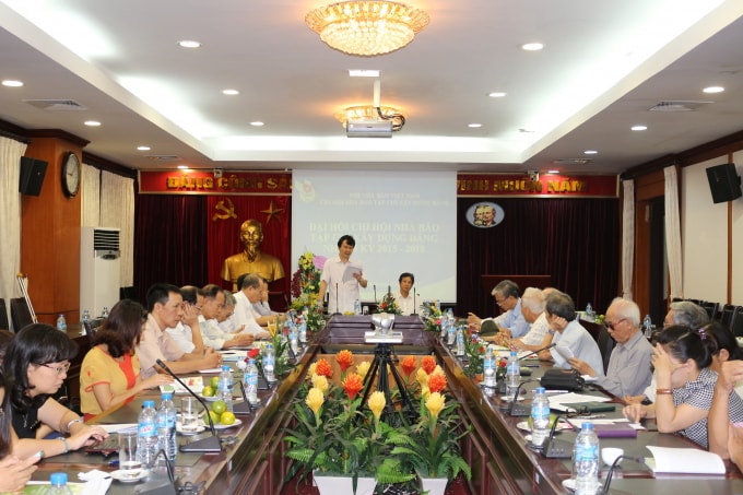 Đồng chí Ngô Minh Tuấn, Tổng Biên tập Tạp chí Xây dựng Đảng phát biểu tại Đại hội Chi hội Nhà báo Tạp chí Xây dựng Đảng nhiệm kỳ 2015-2018, ngày 17/6/2015. Ảnh: Nguyễn Thắng