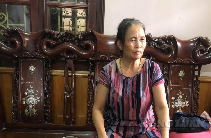 Bà Nguyễn Thị Tiến khẳng định “Tôi chỉ là người đi ký nhận hộ, nên không biết số tiền được nhận thực tế là bao nhiêu”.