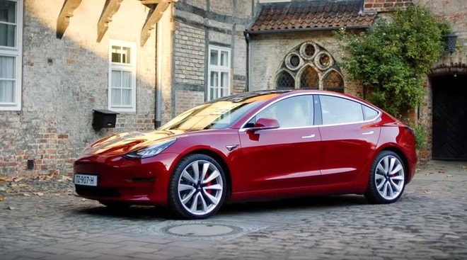 Tesla Model 3. Ảnh: internet.