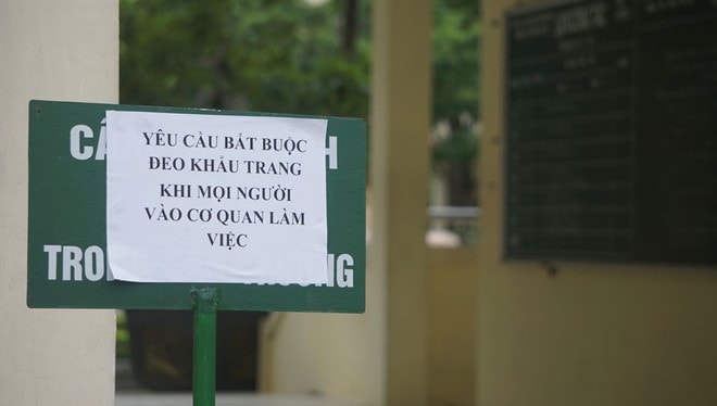 Bắt buộc các sinh viên thi tốt nghiệp THPT phải đeo khẩu trang. Ảnh: internet.