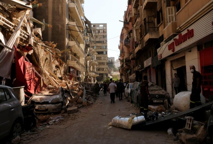 Hình ảnh đường phố Beirut sau vụ nổ. Ảnh: Reuters