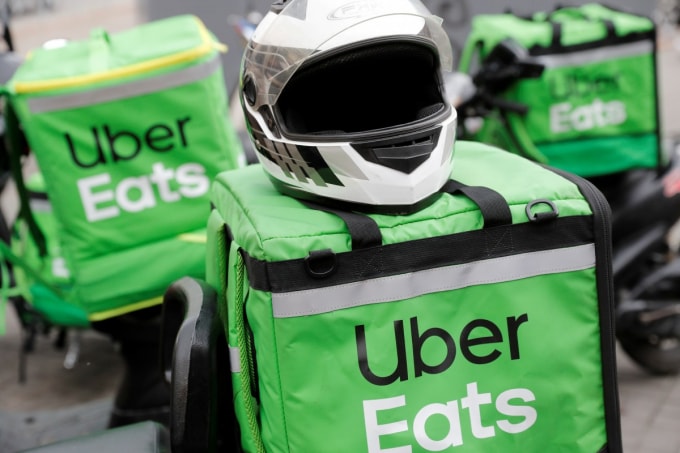Uber Eats ghi nhận tổng số lượt đặt xe tăng hơn gấp đôi. Ảnh: Reuters